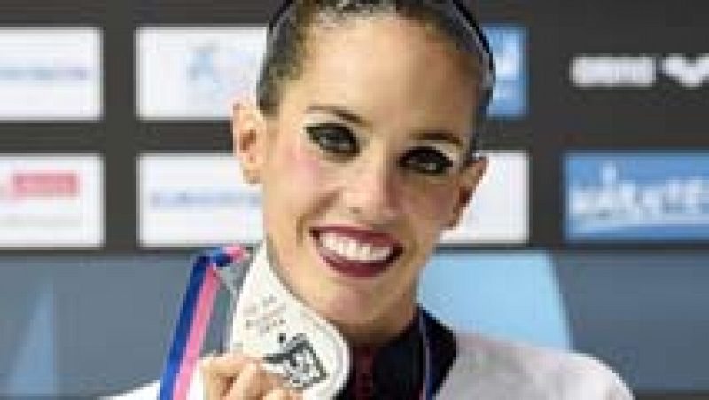 Ona Carbonell ha conseguido la primera medalla de plata para España en los Campeonatos de Europa de Berlín en la rutina libre del solo de natación sincronizada.El oro ha sido para la gran dominadora, la rusa Svetlana Romashina, mientras que el bronce