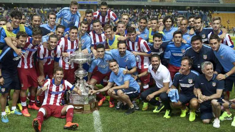 El Atlético de Madrid alza su noveno trofeo Ramón de Carranza al imponerse al Sampdoria italiano por 2-0 en la final del torneo gaditano. Un torneo que el conjunto rojiblanco ha ganado más veces que nadie, seguido del Cádiz con ocho. Sin demasiado br