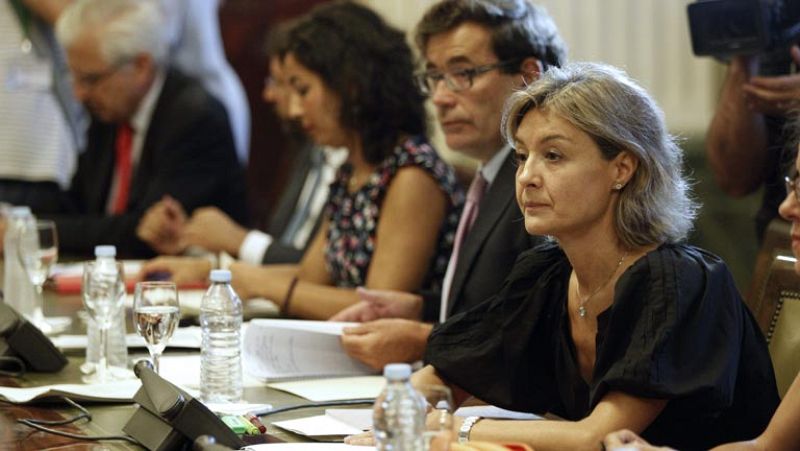 La ministra de Agricultura se reúne con representantes del sector agrario