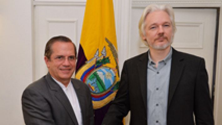 Assange dice que saldrá "pronto" de la embajada ecuatoriana