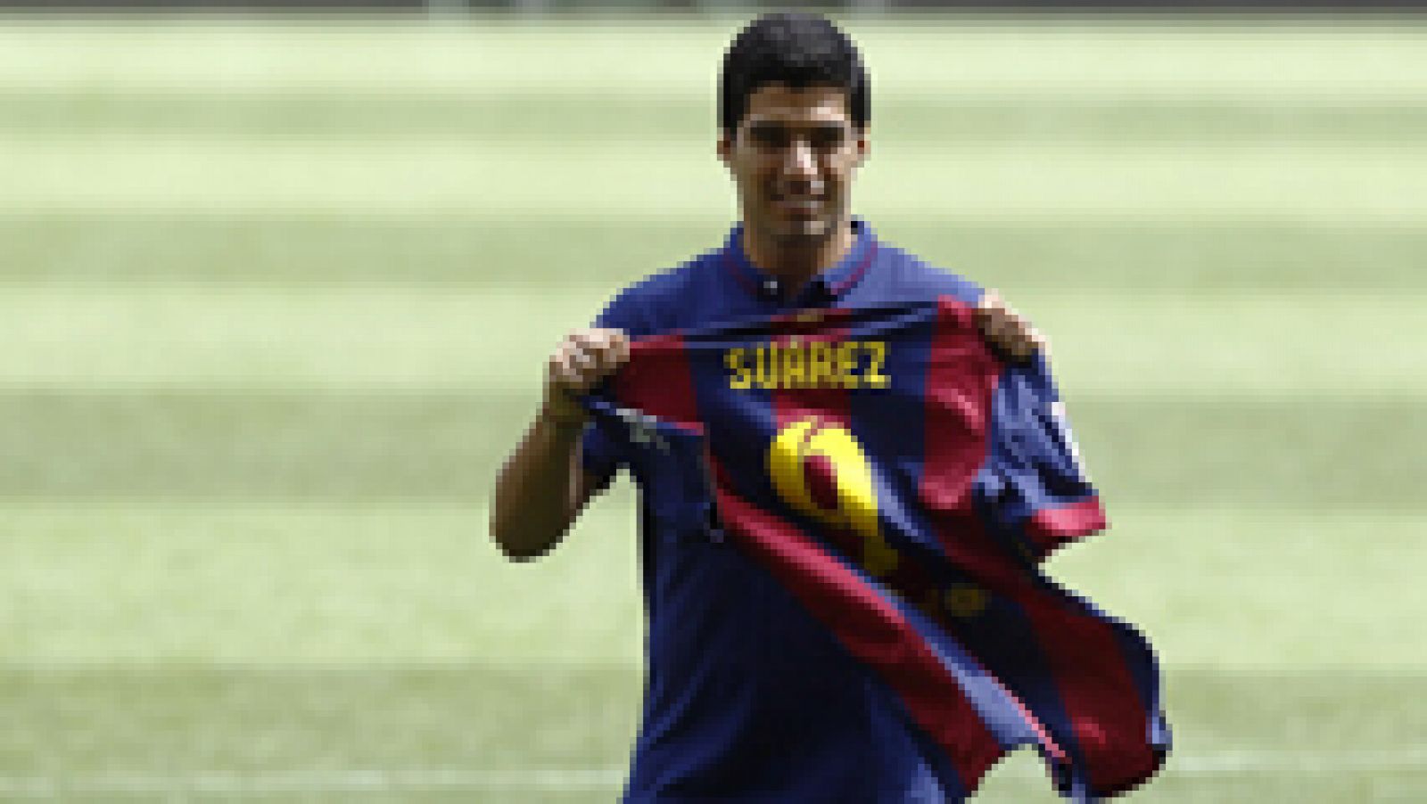 El delantero uruguayo ha sido presentado en el Camp Nou como nuevo jugador azulgrana. En rueda de prensa ha afirmado haber cumplido un sueño tras fichar por el club culé.