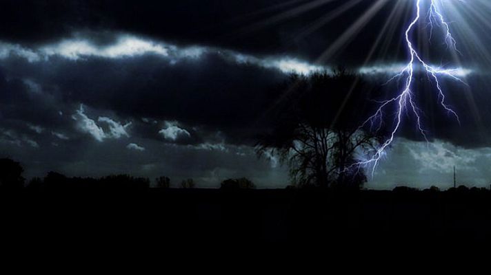 El tiempo - Chubascos y tormentas localmente fuertes en el área pirenaica