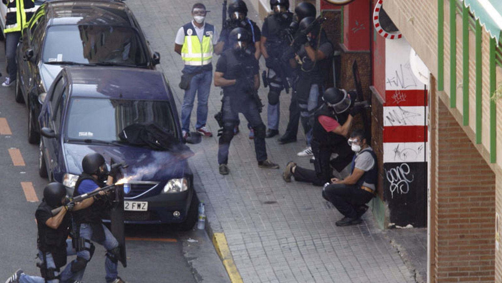 Un hombre armado se atrinchera en un bar de Zaragoza y acaba suicidándose