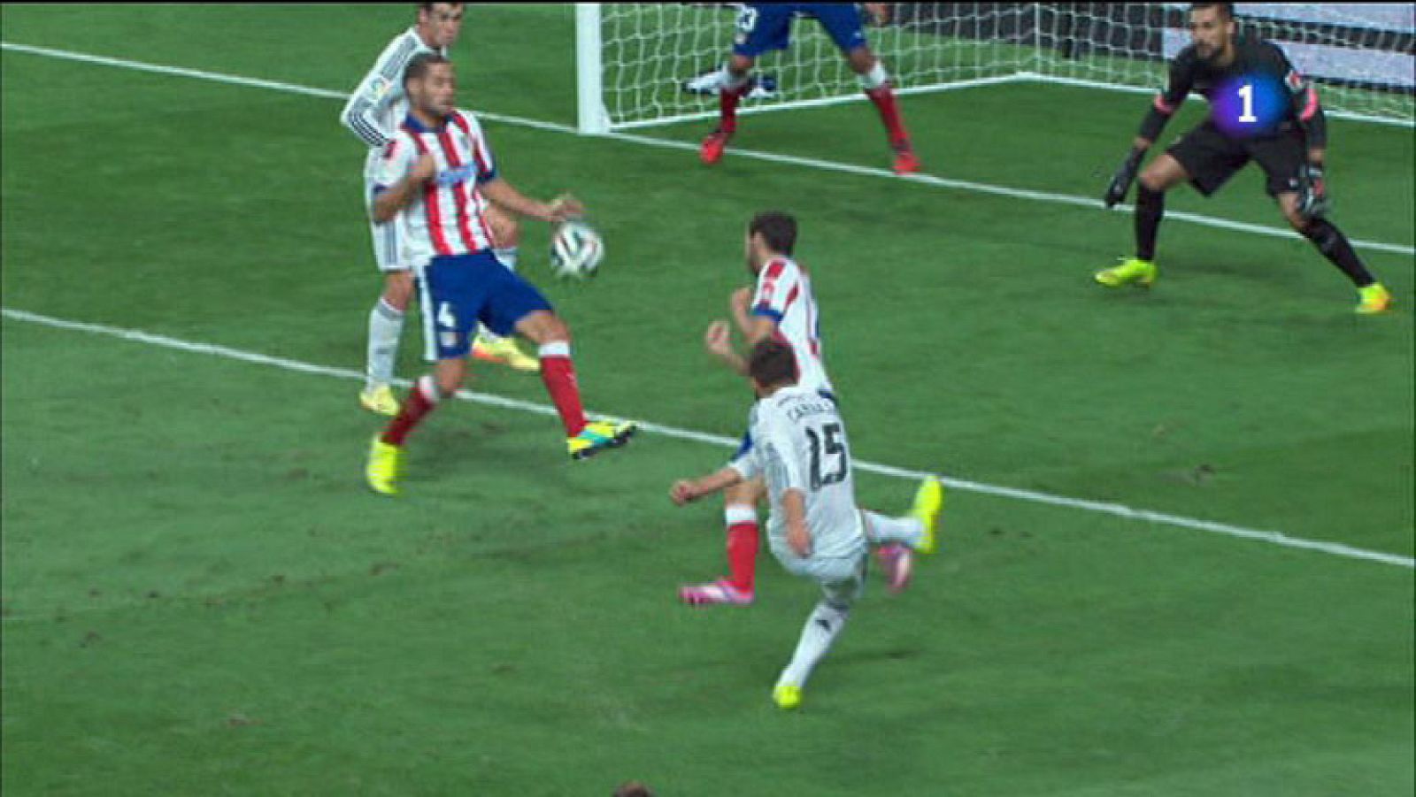 La mano de Mario Suárez a tiro de Carvajal - Supercopa de España | Ver