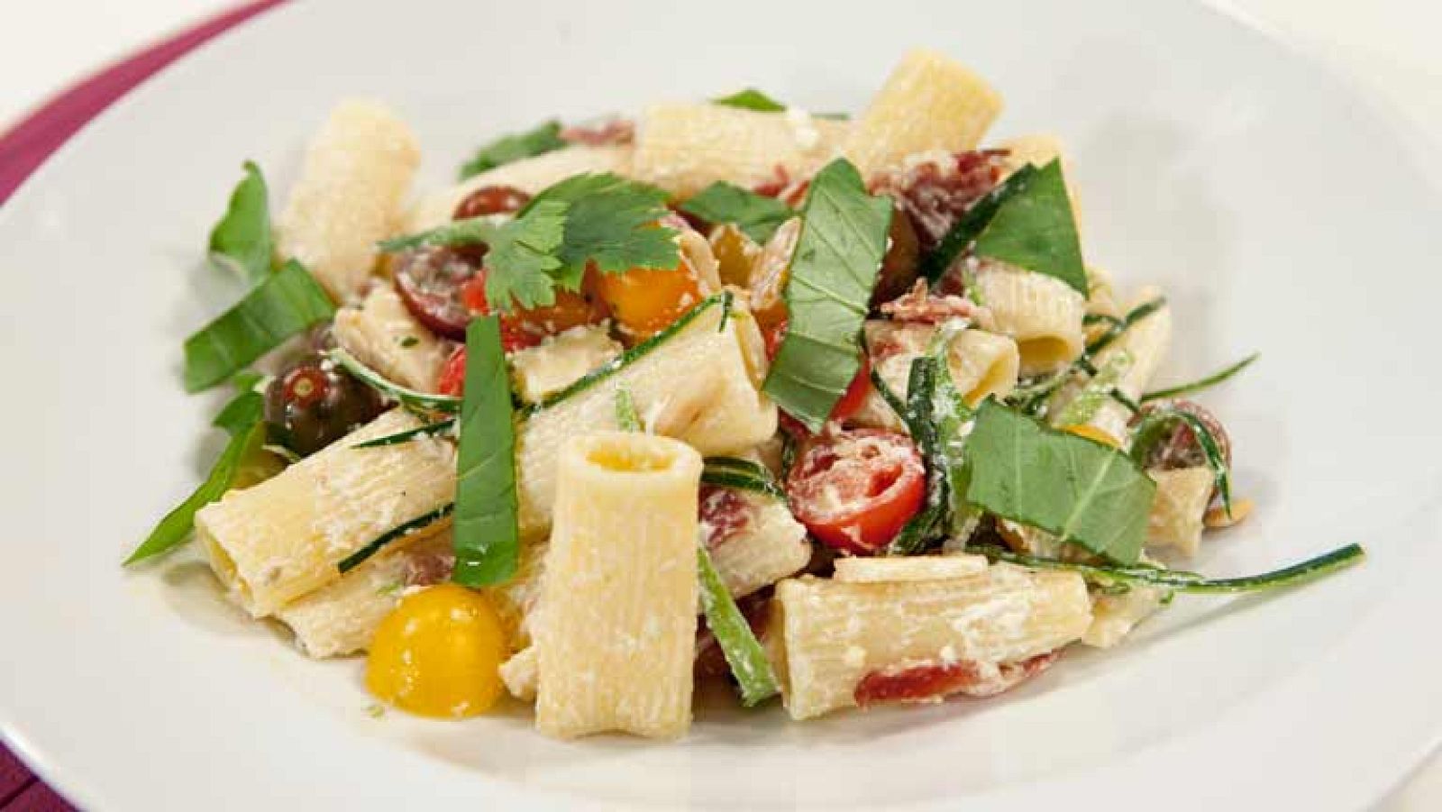 La mañana - Ensalada de pasta con Rigatoni