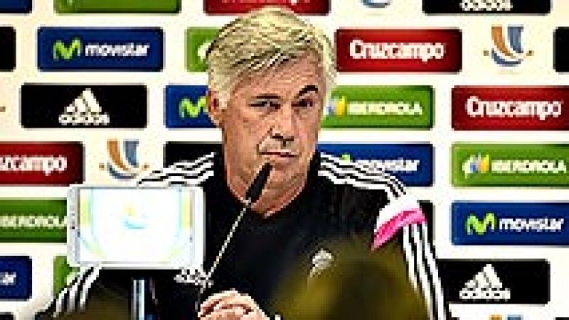 Carlo Ancelotti, técnico del Real Madrid, espera un planteamiento similar del Atlético de Madrid en el Vicente Calderón en la vuelta de la Supercopa de España, al que realizó en el Santiago Bernabéu, y afirmó que no cree que el 'Cholo' Simeone "cambi