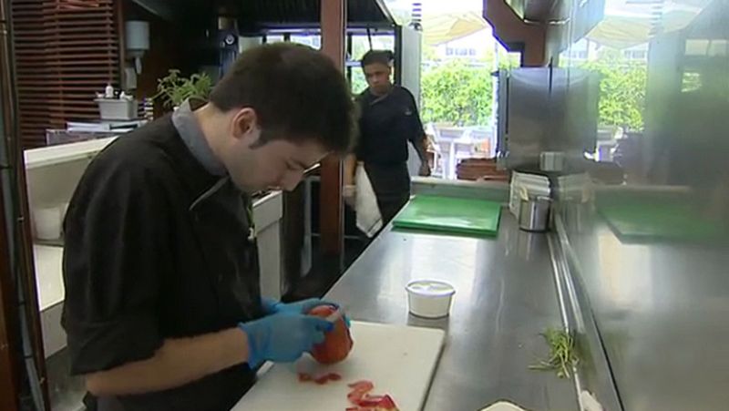 La mejora en el turismo está permitiendo subidas salariales en los principales convenios del sector