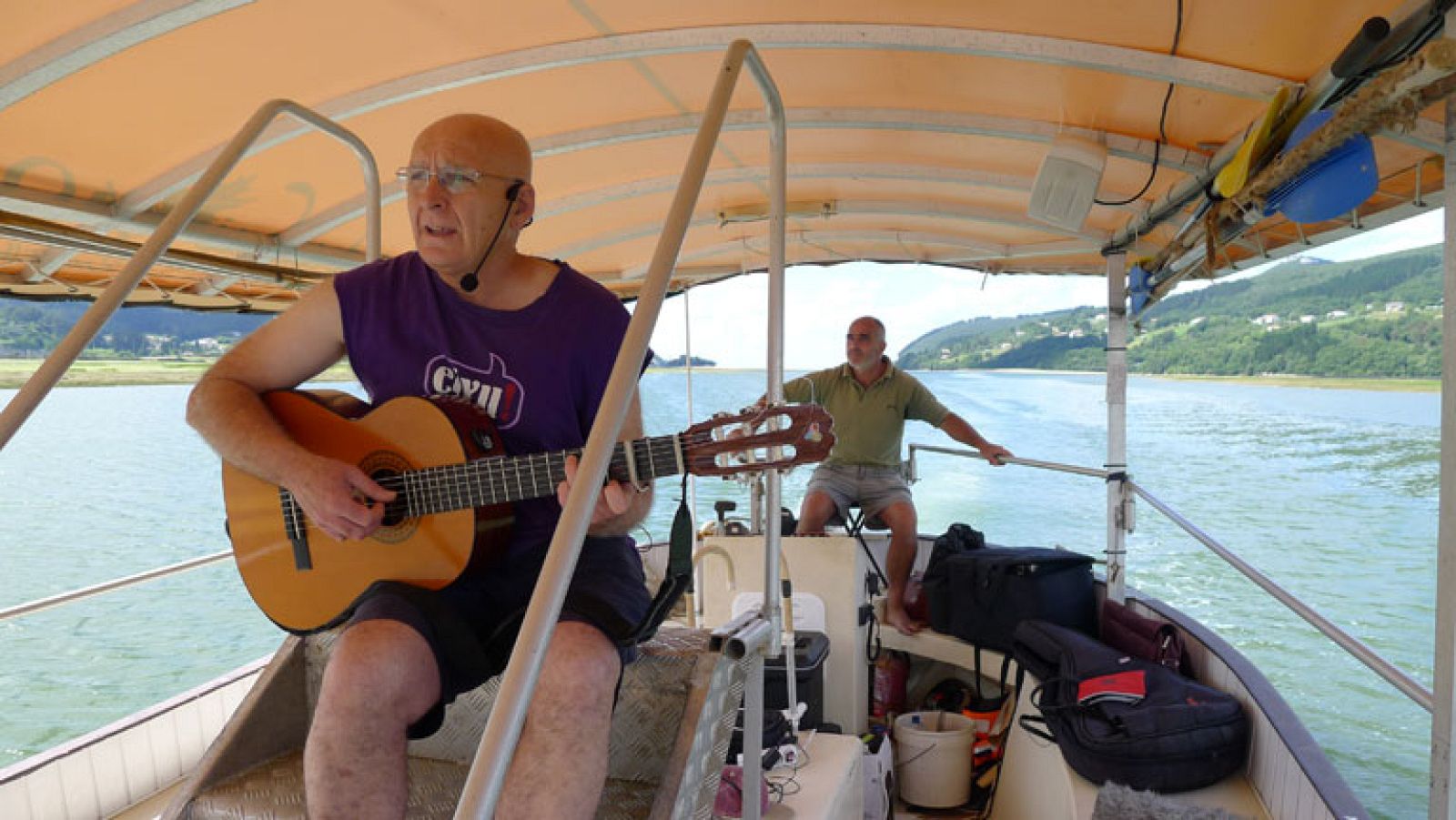 Navegando por la ría de Mundaka