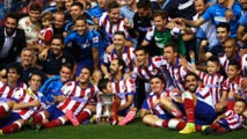 El Atlético de Madrid gana al Real Madrid 1-0 en el partido de vuelta de la Supercopa de España. 15 años después, los colchoneros vencen al eterno rival en su feudo y se llevan un título como premio.