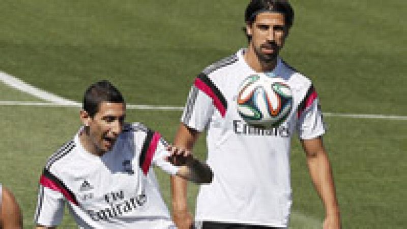 El Real Madrid ha entrenado sin los jugadores que disputaron la Supercopa de España, entre los que estaban los descartados Di María y Khedira.