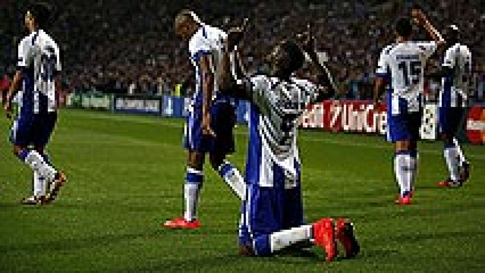 El conjunto portugués, que emprende un nuevo proyecto con mucho  nombre español y bajo las órdenes de Julen Lopetegui, no falló a su  cita con Europa. El Oporto, que llegó a Do Dragao con un 0-1 en la  ida, impuso su juego vistoso y efectivo ante su 