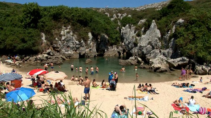 Comando Actualidad - La playa más pequeña del mundo, en Llanes