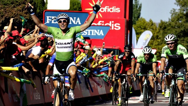 El alemán John Degenkolb, del Giant Shimano, ha sido el vencedor de la quinta etapa de la Vuelta disputada entre Priego de Córdoba y Ronda, de 180 kilómetros, en la que el australiano Michael Matthews (Orica) mantuvo el jersey rojo de líder. Degenkol