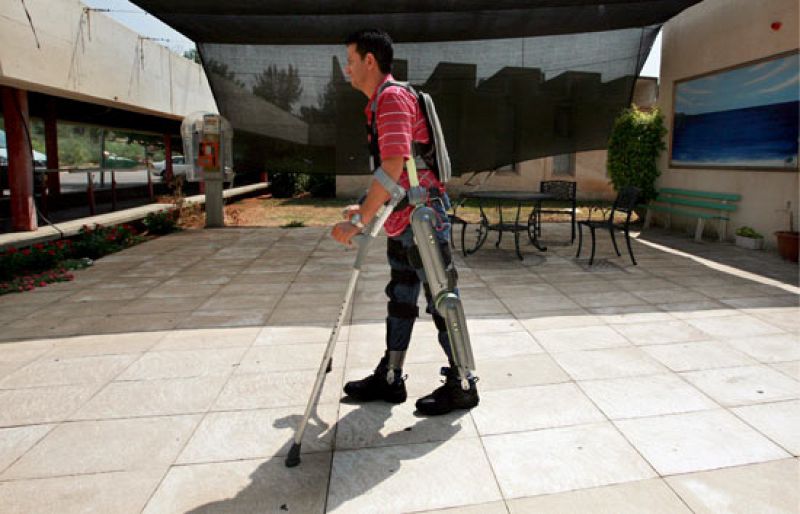 Traje robótico para volver a andar - Ciencia y tecnología en Rtve.es | Ver