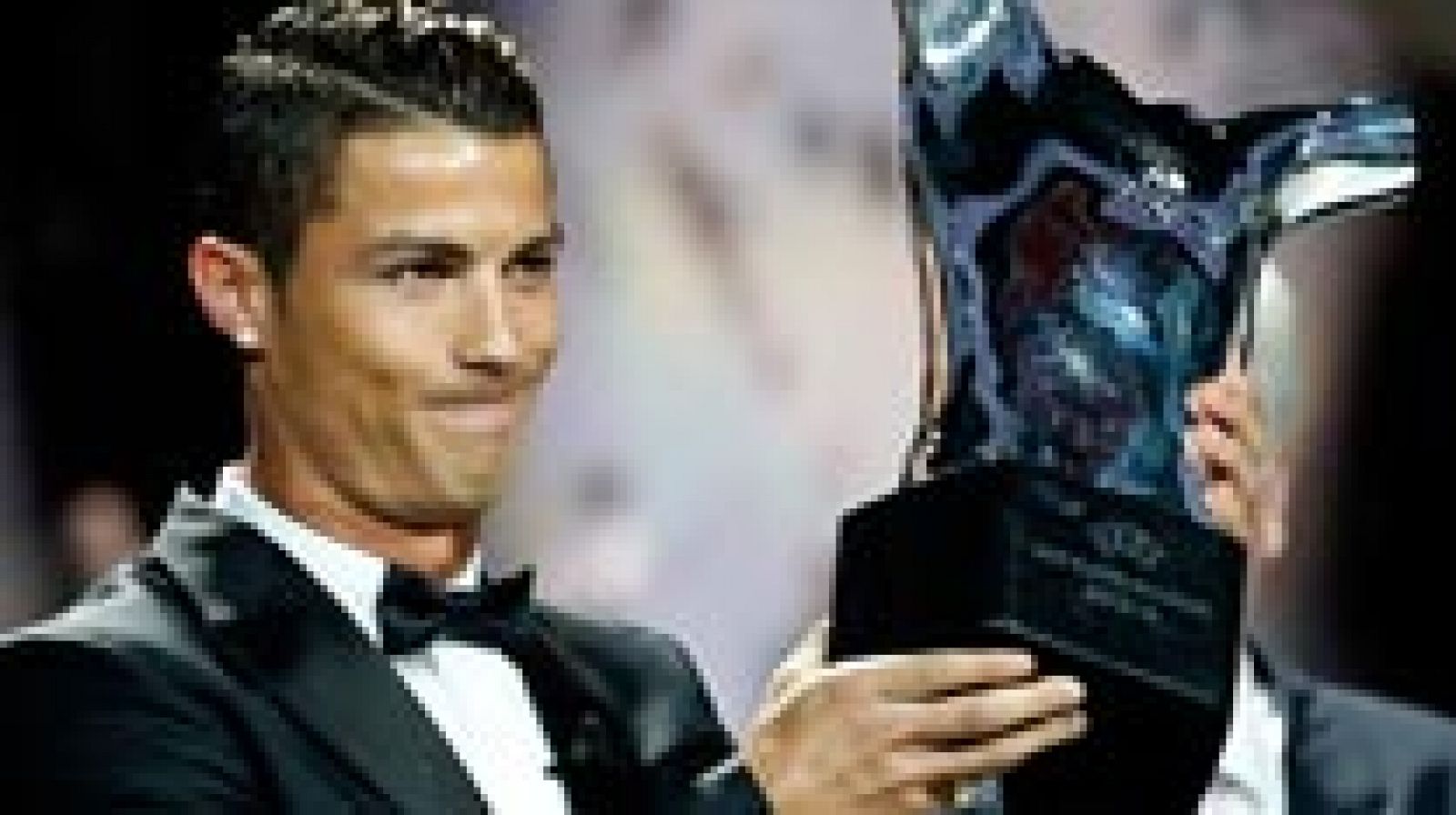 Telediario 1: Cristiano Ronaldo: "Me faltaba este premio" | RTVE Play