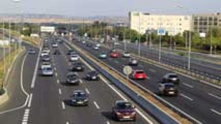 Telediario 1 - Miles de personas vuelven a casa después de las vacaciones