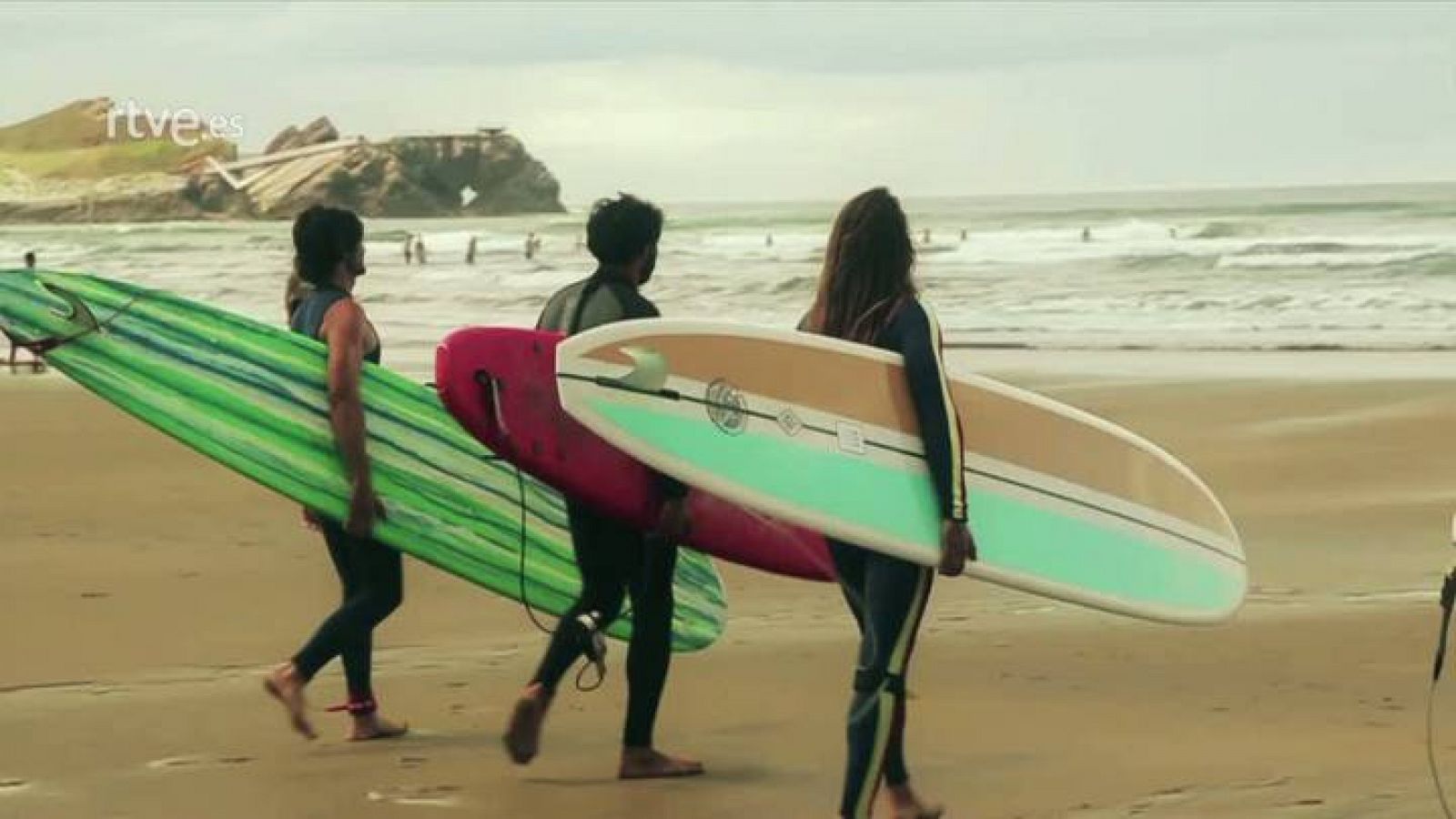 Surf en el Festival de Longboard de Salinas, en Candás