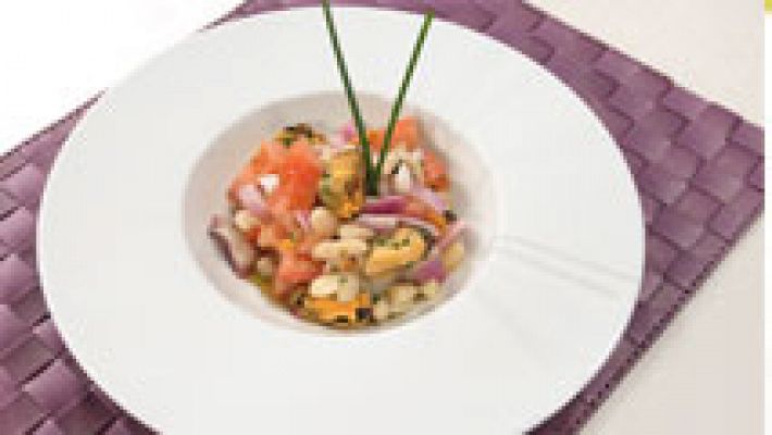 Ensalada de alubias blancas con mejillones