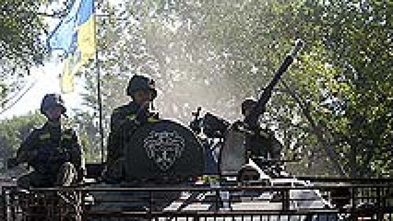 Los enfrentamientos continúan en el este de Ucrania a la espera de las negociaciones