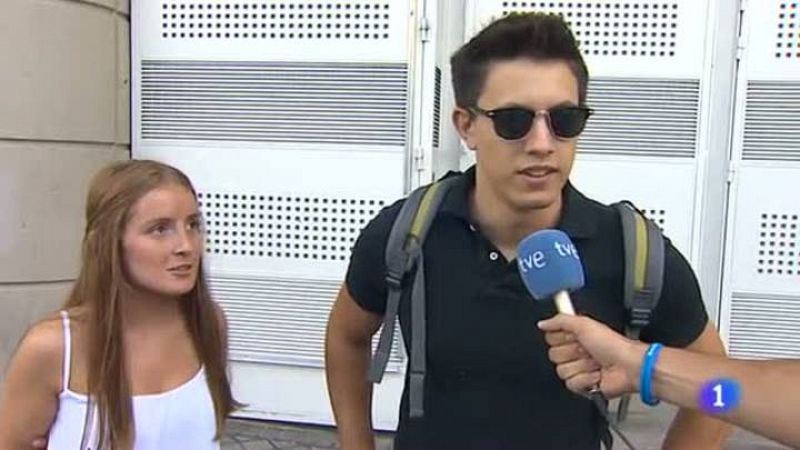 La salida de Di María ha provocado que jugadores del Real Madrid hayan criticado públicamente la política de fichajes del club blanco. TVE ha salido a la calle para conocer la opinión de los aficionados blancos al respecto.