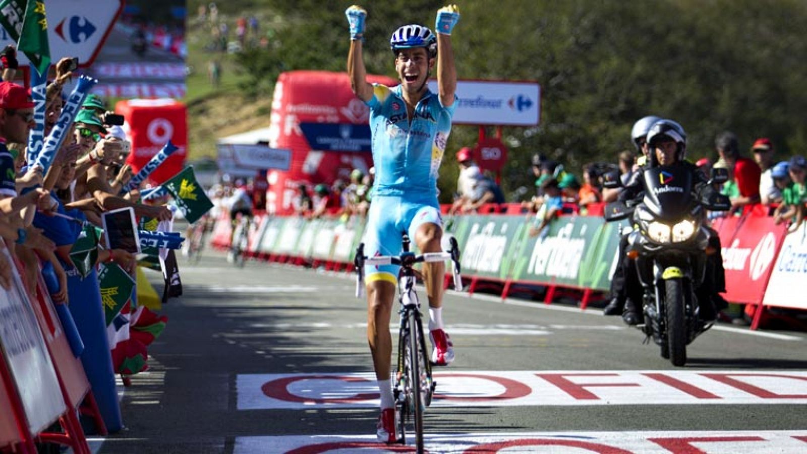 El italiano Fabio Aru estrena San Miguel de Aralar, Contador sigue líder