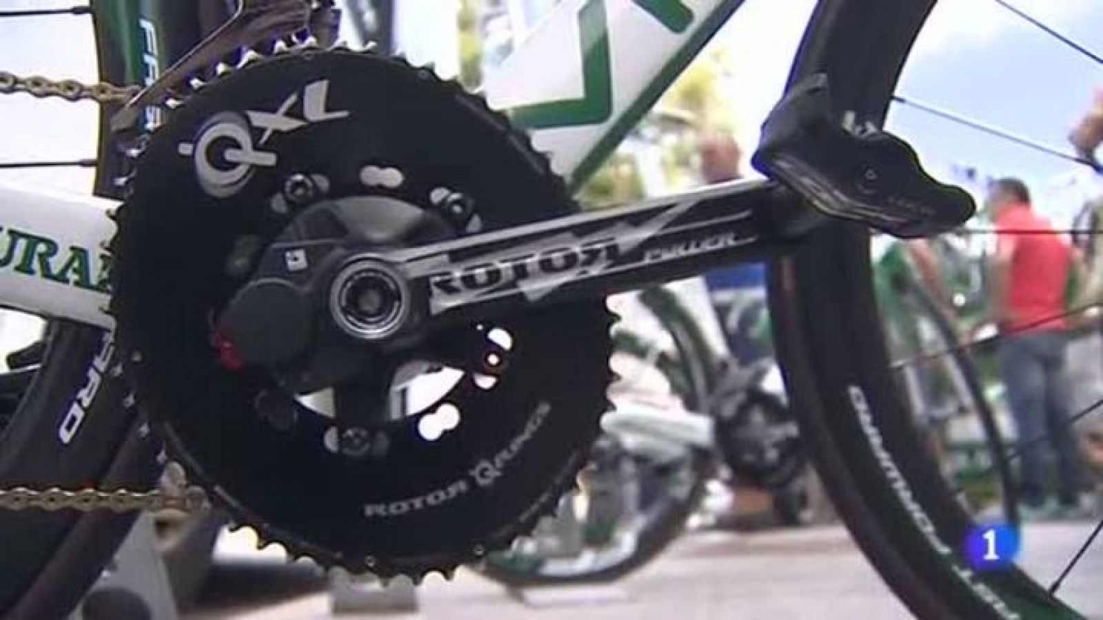 Cuando se habla de platos en ciclismo no se habla de algo relacionado con la comida. Se trata del engranaje dentado por donde corren la cadena y giran los pedales. Desde hace unos años, cada vez se ve más un nuevo tipo de plato: el ovalado.