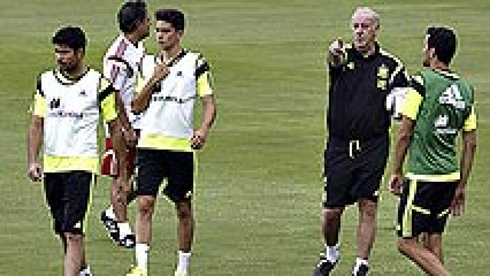 La selección española de fútbol inicia este jueves en un escenario de relevancia, el Stade de France de  París, y ante un rival de enjundia, Francia, el comienzo de la era  postBrasil con la casi obligación de ofrecer una imagen más cercana  al equip