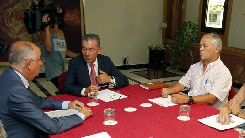 El presidente de Canarias anuncia una consulta popular sobre las prospecciones petrolíferas