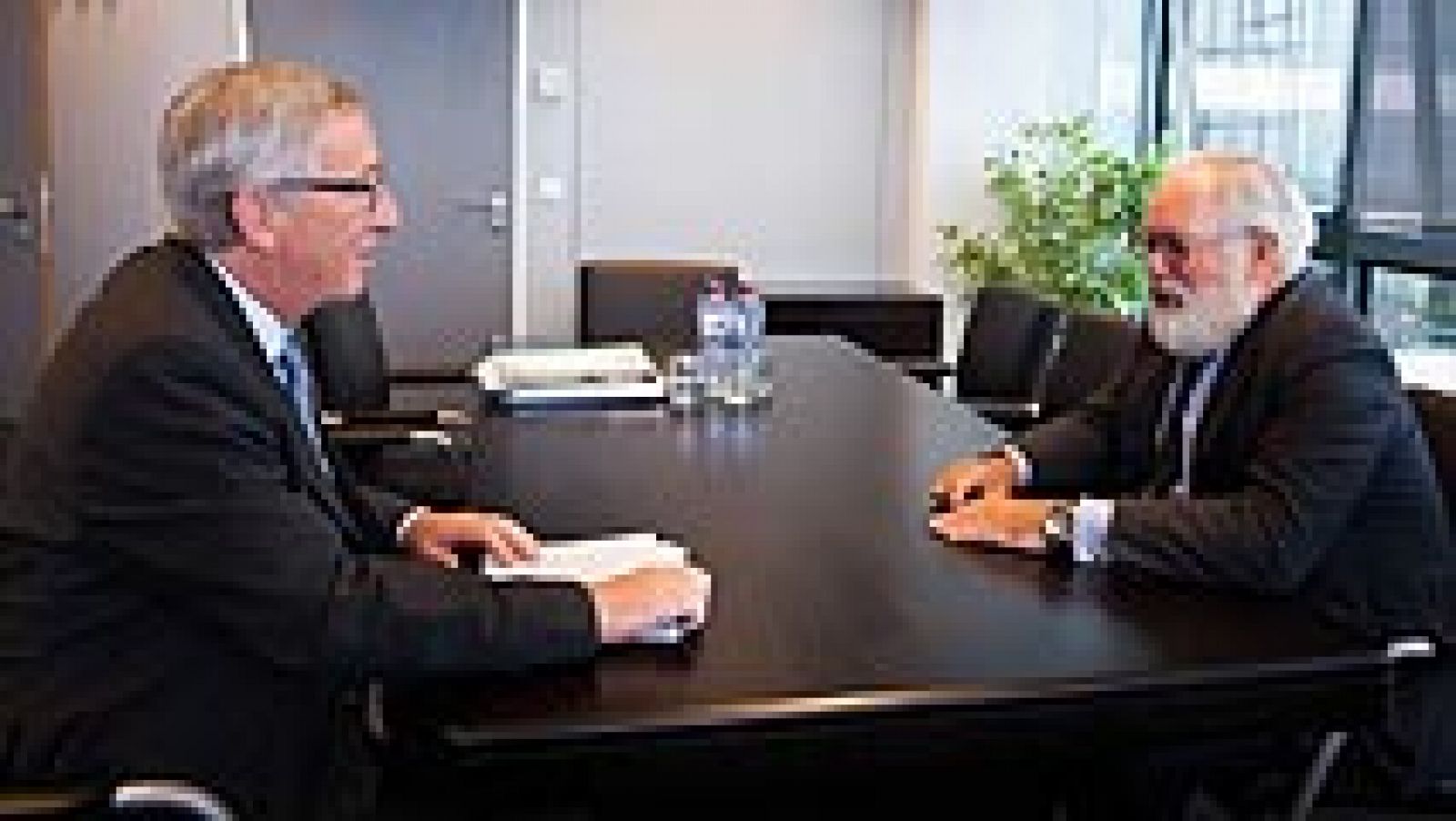 Cañete dice que España "por su tamaño" aspira a una cartera "importante" en la Comisión Europea | Ver