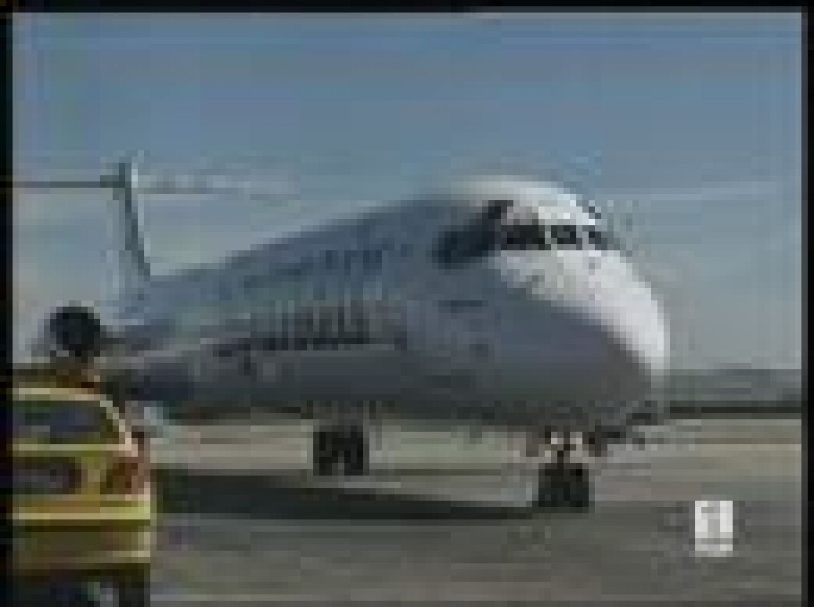 El responsable de operaciones de Spanair contempló la posibilidad de cambiar de avión tras detectar un primer fallo técnico. Así se desprende de la conversación que mantuvo con la torre de control de Barajas, a la que ha tenido acceso TVE.