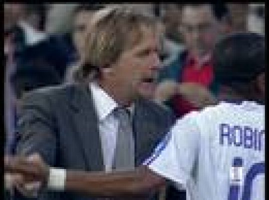  - Robinho, fuerza su salida