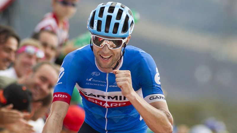El ciclista canadiense Ryder Hesjedal (Tinkoff-Saxo) se ha  impuesto en solitario este sábado en la decimocuarta etapa de La  Vuelta a España, disputada entre Santander y La Camperona sobre 200,8  kilómetros, una jornada con tres puertos de montaña y