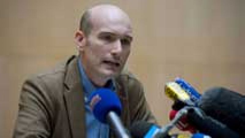 El periodista francés secuestrado durante diez meses en Siria señala a uno de sus maltratadores