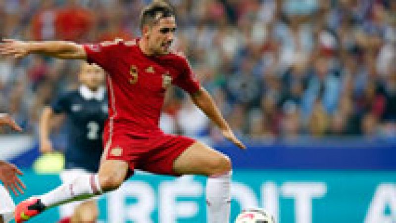 El partido del lunes ante Macedonia es también muy especial para Paco Alcacer. El delantero valenciano puede jugar en su tierra su primer partido oficial con la Roja. Además tiene una asignatura pendiente: quiere marcar el que sería su primer gol con