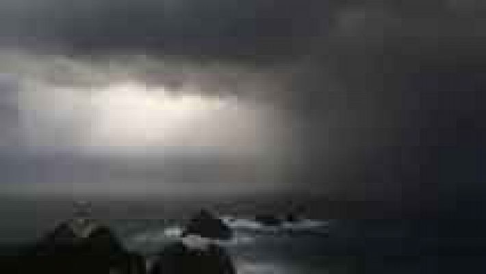 El tiempo - Chubascos localmente fuertes en La Rioja, Navarra, Aragón y Cataluña