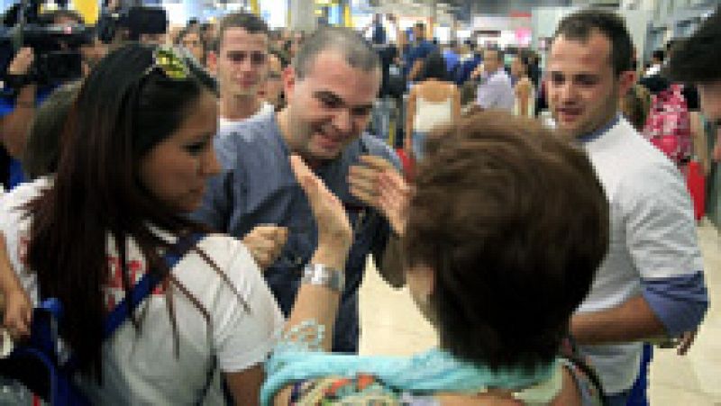Llegada a España el padre Toño, después de parmanecer 37 días en una cárcel de El Salvador