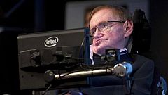 El físico Stephen Hawking habla con TVE antes de participar en el festival Starmus, en Tenerife