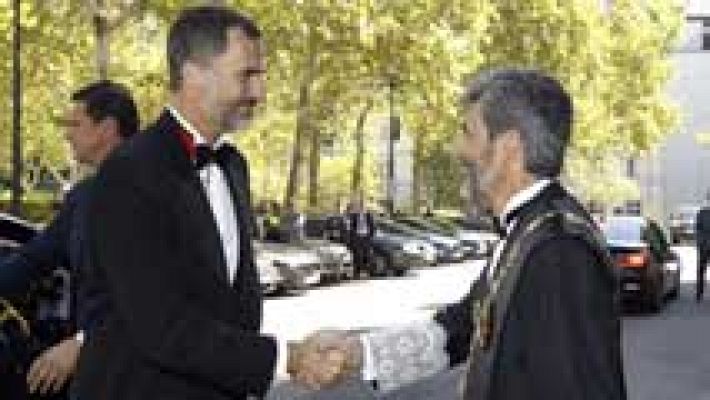 Telediario 1 - El rey preside la apertura del año judicial