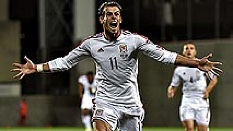 Un doblete del madridista Gareth Bale le ha valido a Gales para ganar en Andorra (1-2) y liderar la fase de clasificación del Grupo B para la Eurocopa de 2016, mientras que Chipre dio la sorpresa al imponerse a Bosnia-Herzegovina (1-2) en un partido 