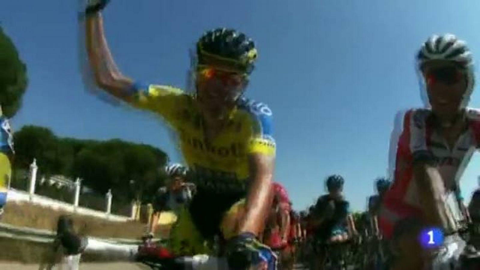 Telediario 1: La Vuelta 2014 vista desde las cámaras 'on board' de los corredores | RTVE Play