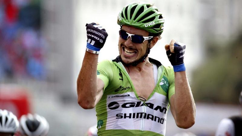 El ciclista alemán John Degenkolb (Giant-Shimano) se ha impuesto  este miércoles en la decimoséptima etapa de la Vuelta a España,  disputada entre Ortigueira y A Coruña sobre 190,7 kilómetros, en un  sprint que dominó con fuerza y que le hace lograr