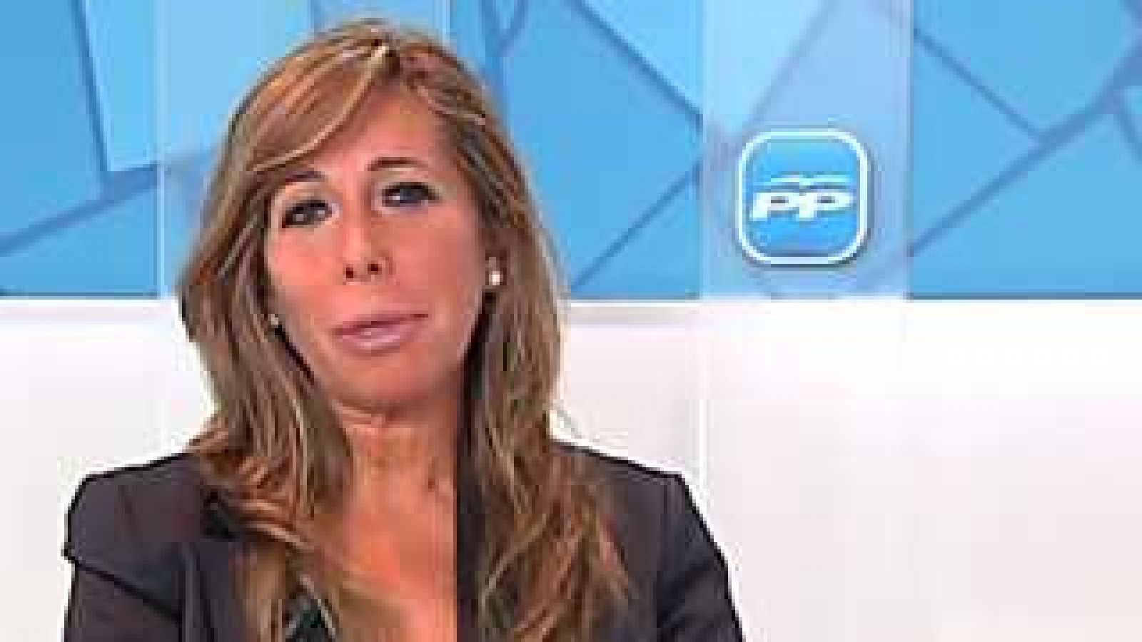 Los Desayunos de TVE - Alicia Sánchez-Camacho, presidenta del PP de Cataluña y Mariano Guindal, periodista económico
