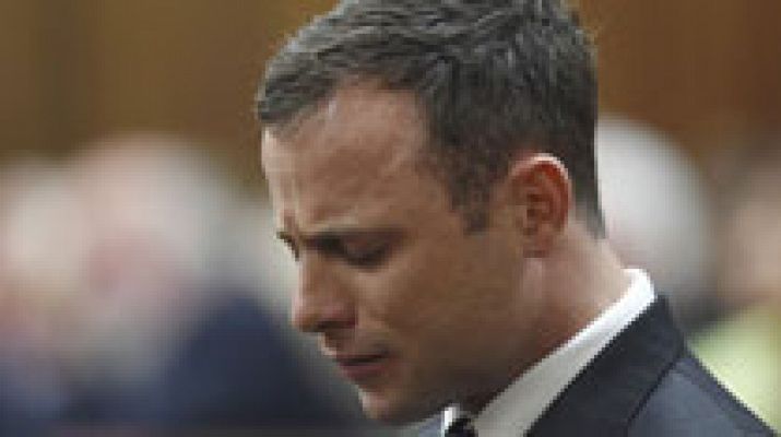 Pistorius, "no culpable" del asesinato de su novia