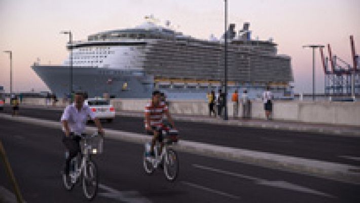 El crucero más grande del mundo atraca en España