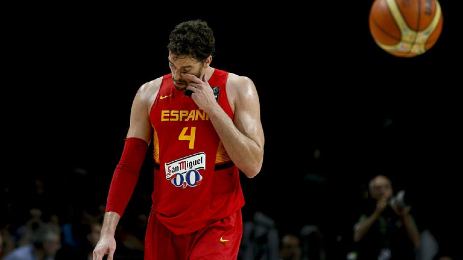 Los aficionados de la 'ÑBA' no se explican el fiasco ante Francia | Ver