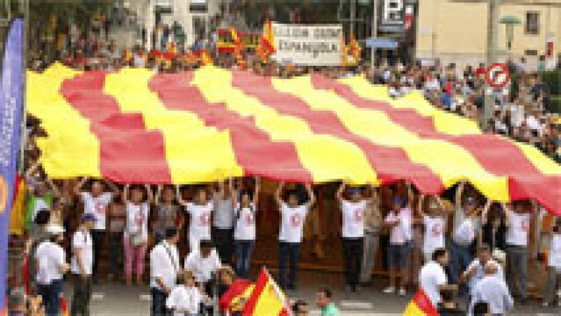 Miles de personas se menifiestan en Tarragona en contra de la consulta soberanista