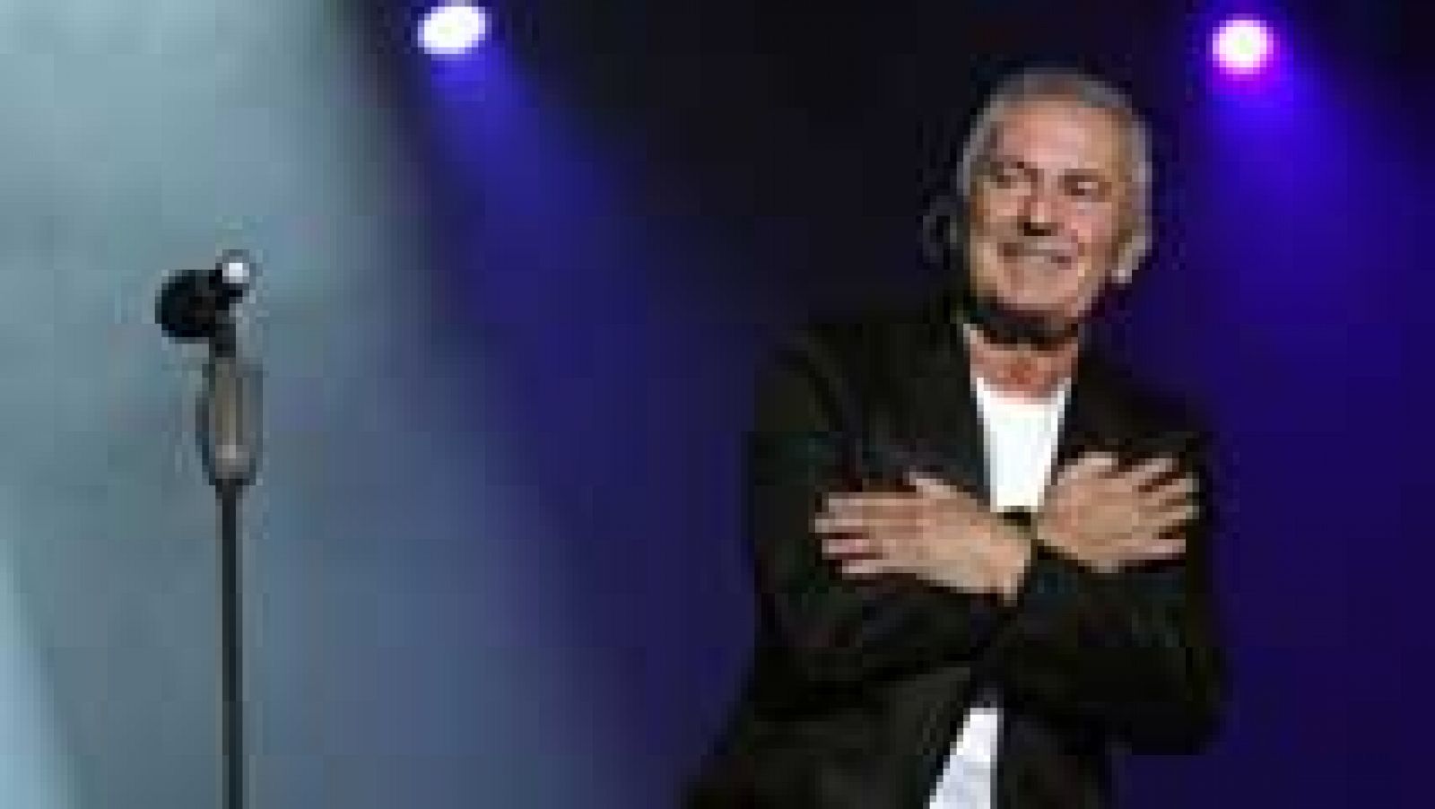 Telediario 1: Víctor Manuel ofrece en Oviedo un recital conmemorativo | RTVE Play