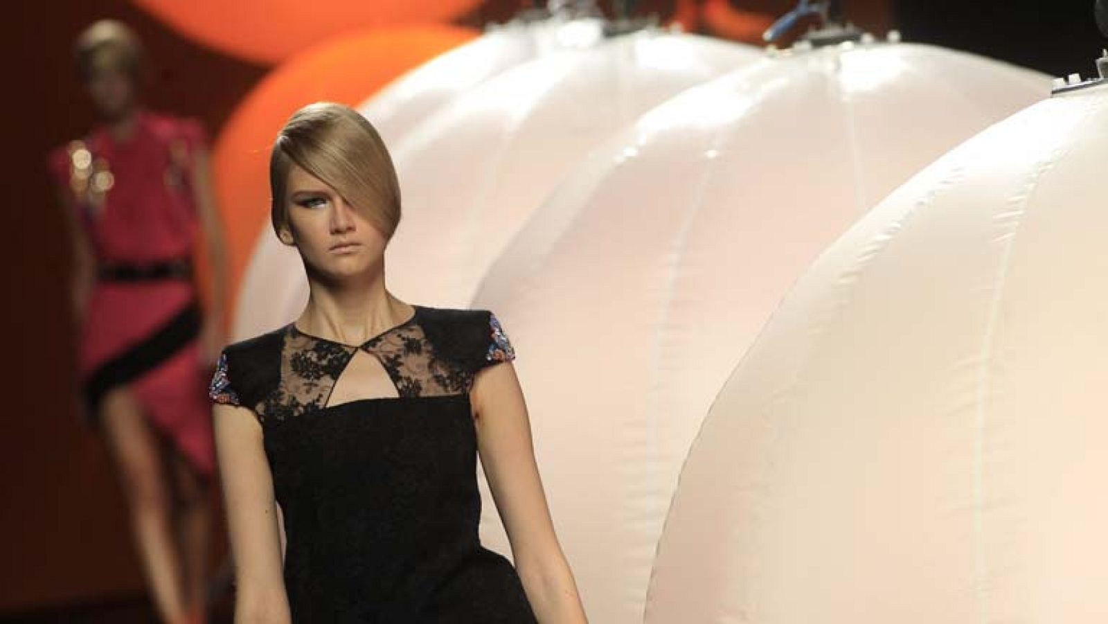 Desfile íntegro de Alvarno en la MBFWM | Ver