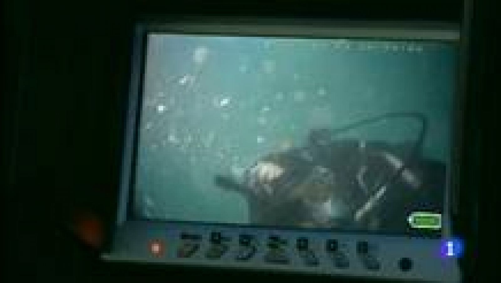 Telediario 1: Récord de inmersión, 36 horas y dos minutos bajo el agua | RTVE Play