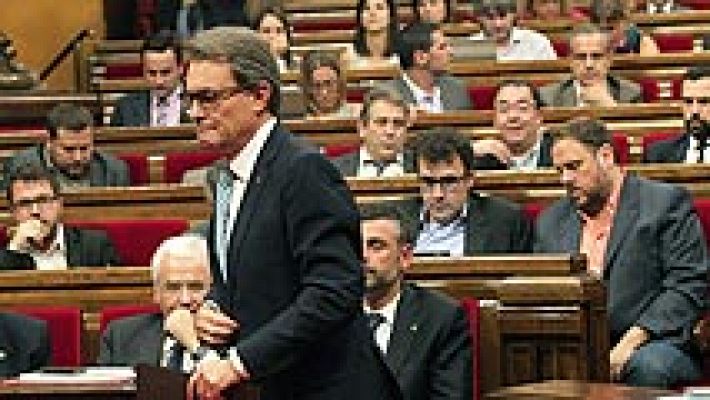 Telediario 1 - Mas vincula agotar su mandato a celebrar la consulta